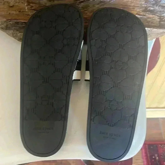 Kate Spade slip-in sandal.  The name of the shoe is Buttercup. US 9B. - Picture 5 of 7